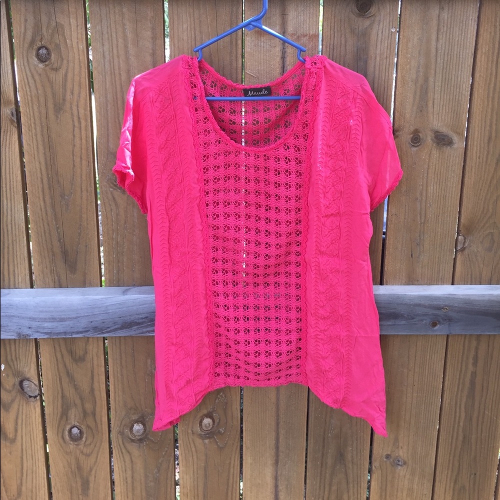 Barely worn beautiful knit coral shirt!
