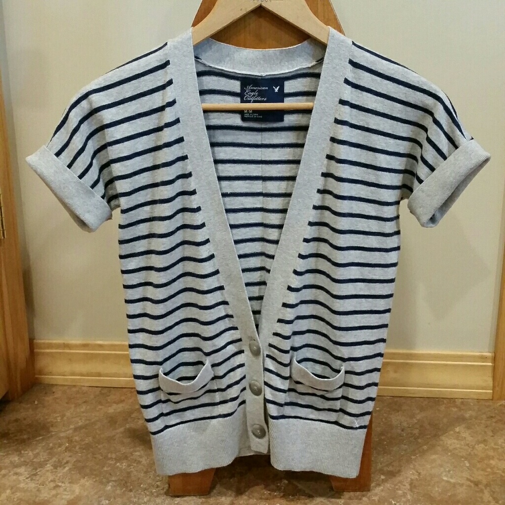 American Eagle cardigan short sleeved