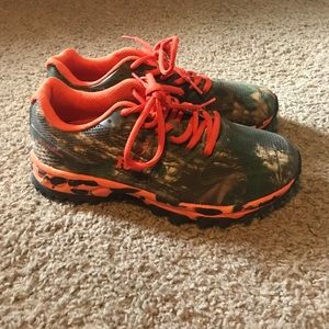 Woman's camo sneakers