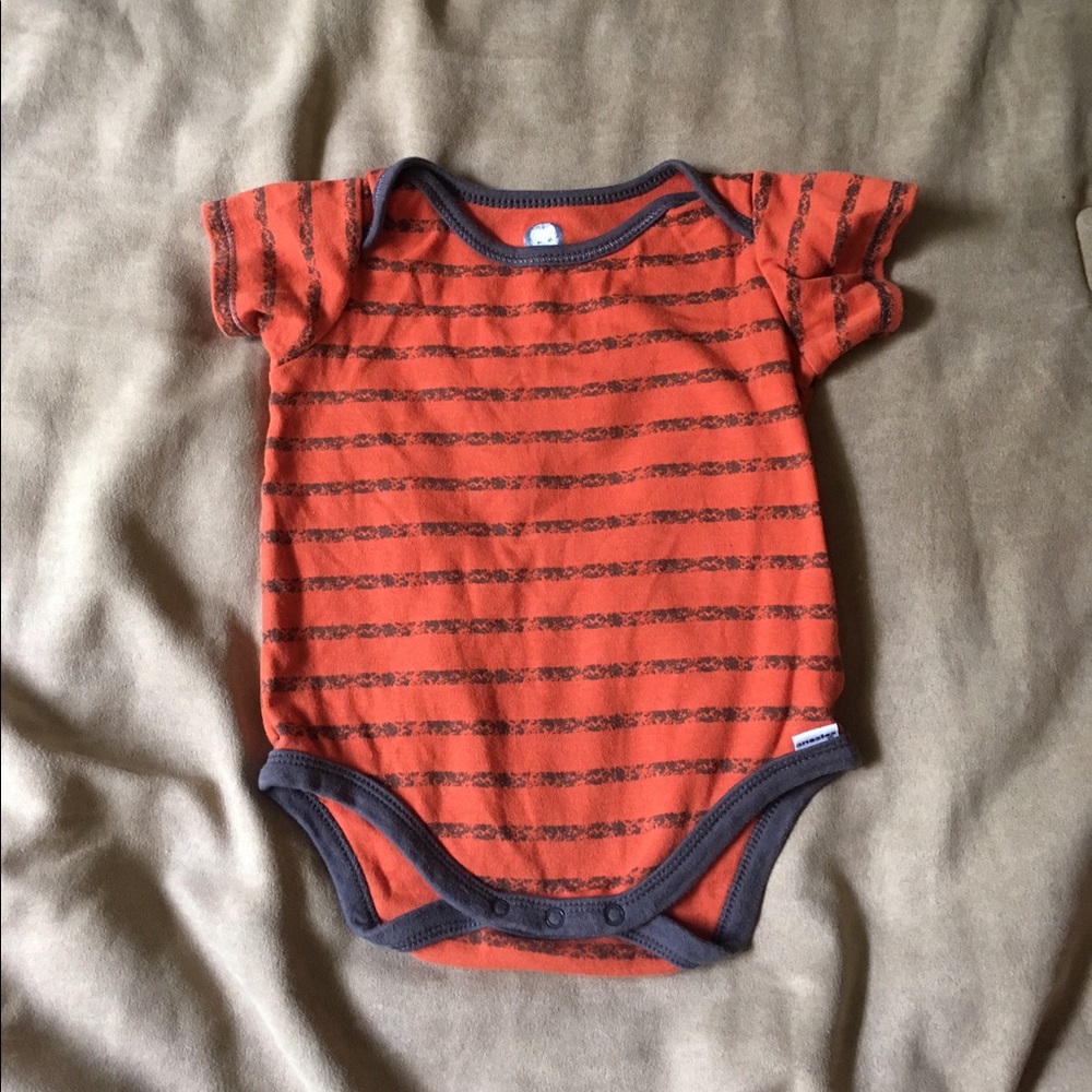 👶5 for $5!Gerber onesie