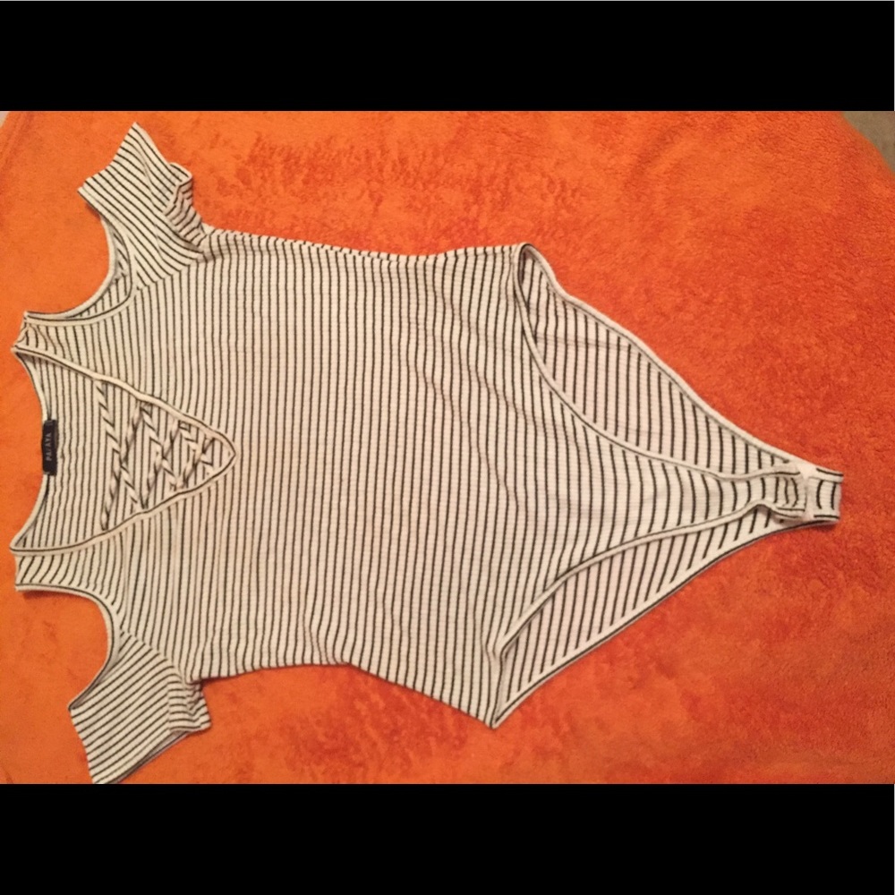 Cut out shoulder bodysuit