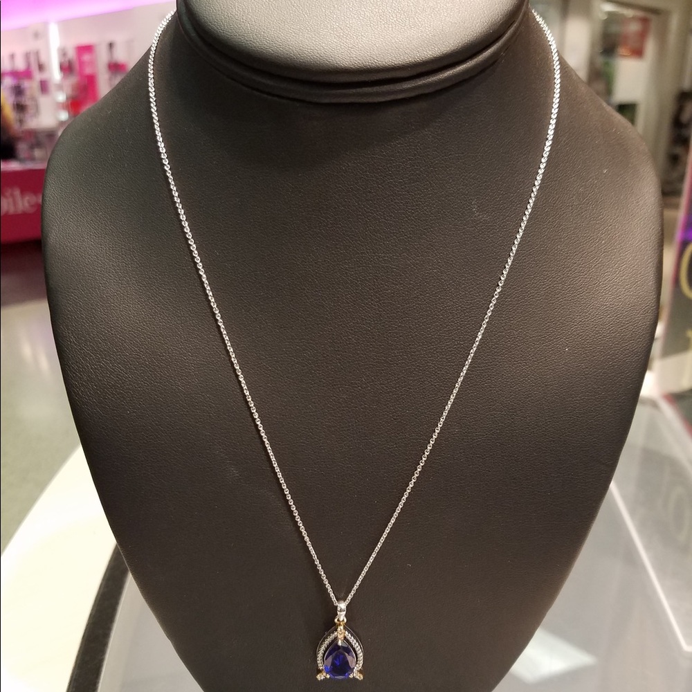 Silver necklace with a Tanzanite stone pendant