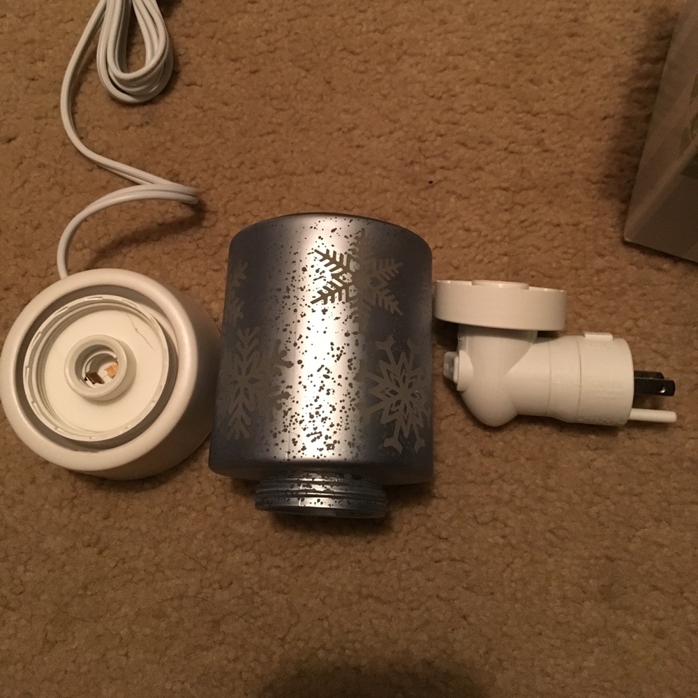 Small Scentsy plug in