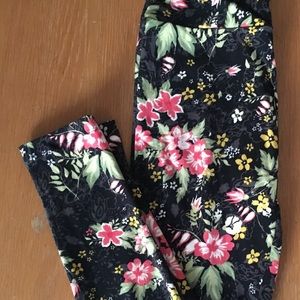 Brand new never worn LuLaRoe OS leggings!