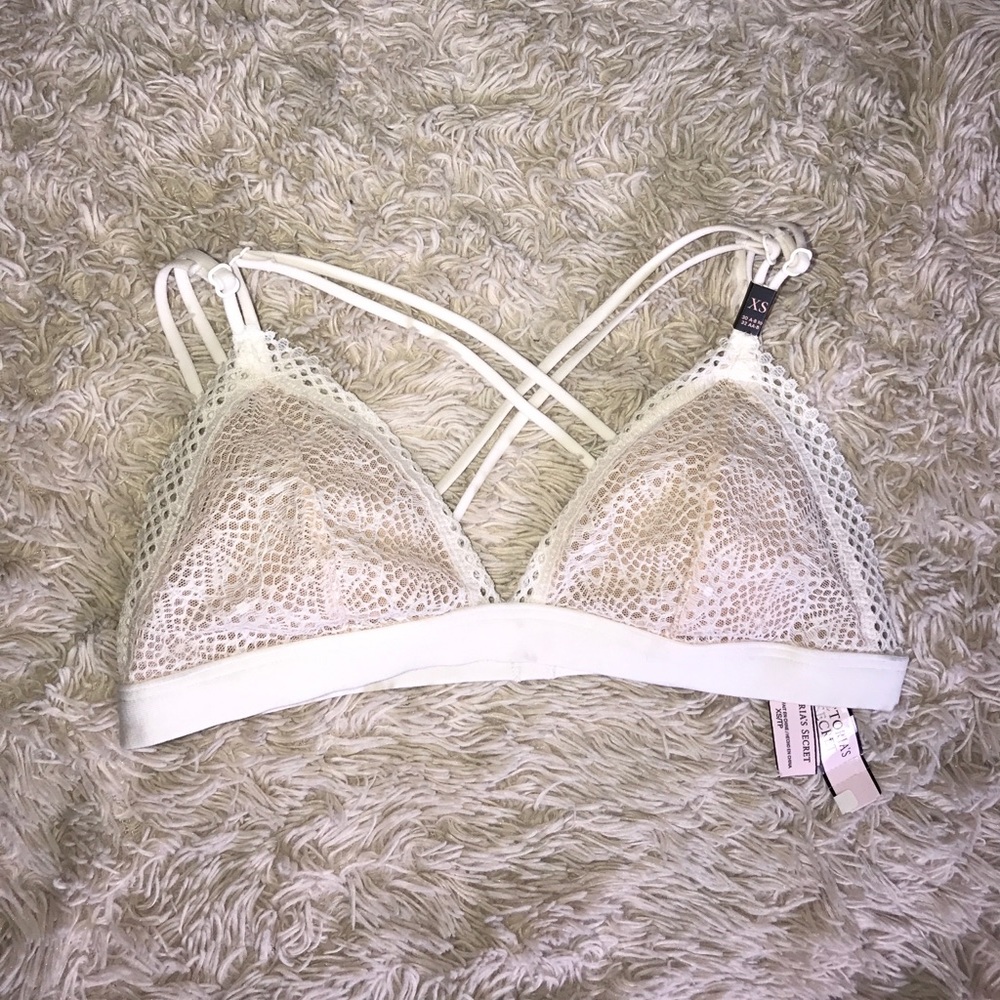 SALEEE ! NWT VS Bralette
