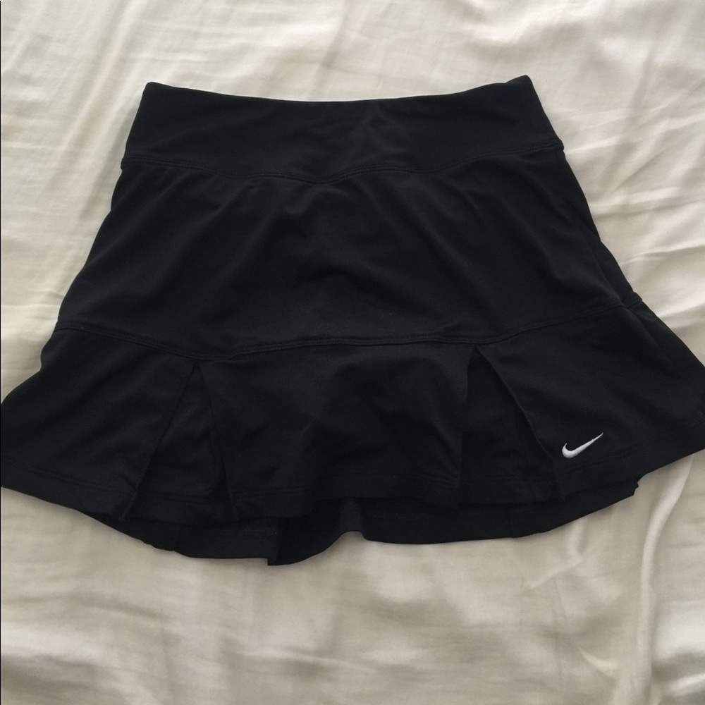 Nike tennis skirt in great condition!!