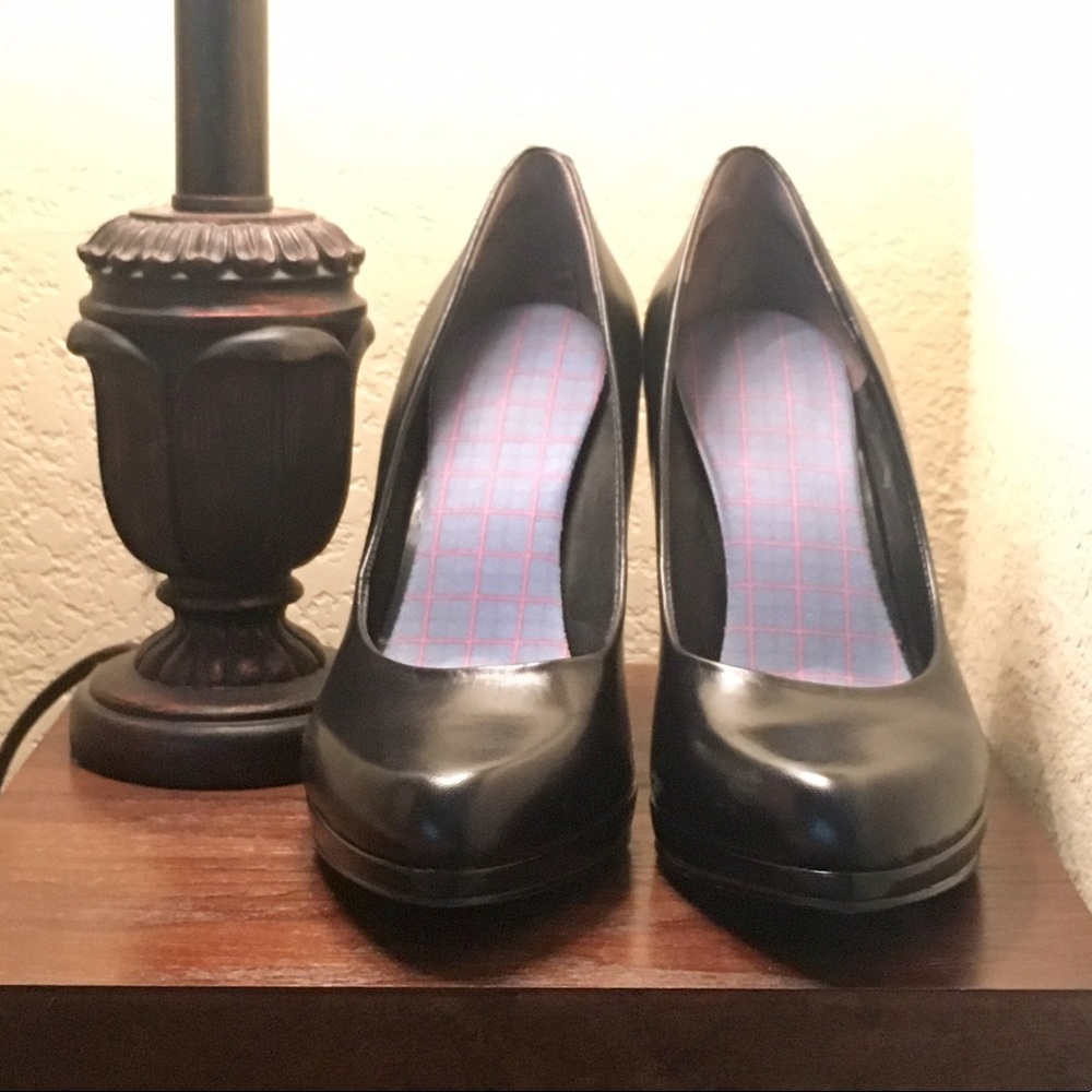 CCO ⏰!!! Classic Black 9West Heels w/ sole liner