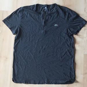 Handsome gray alligator t-shirt. Size small