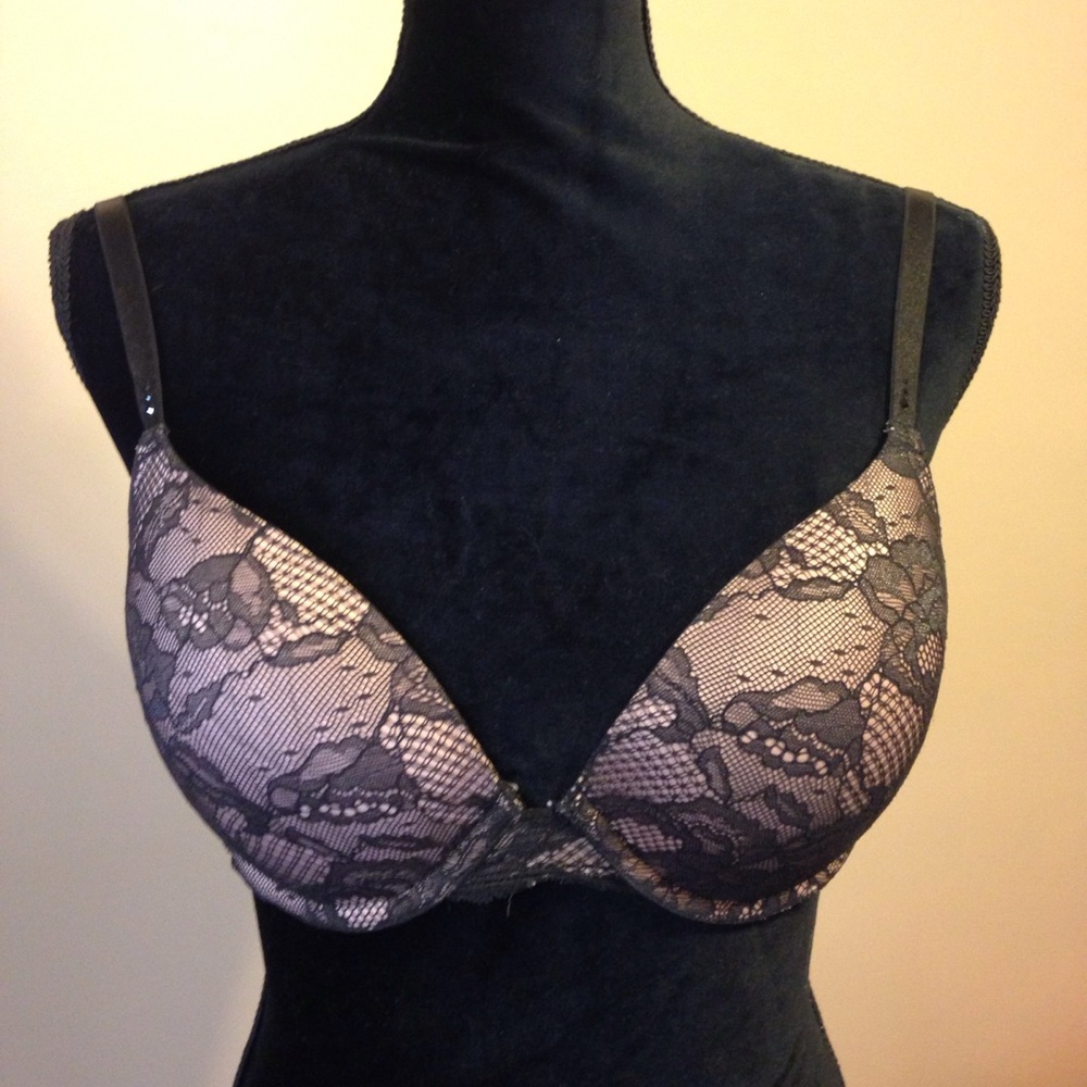 Victoria's Secret biofit black lace bra