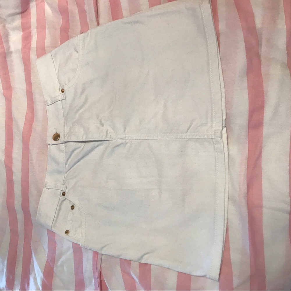 H&M white jean skirt size 6!!