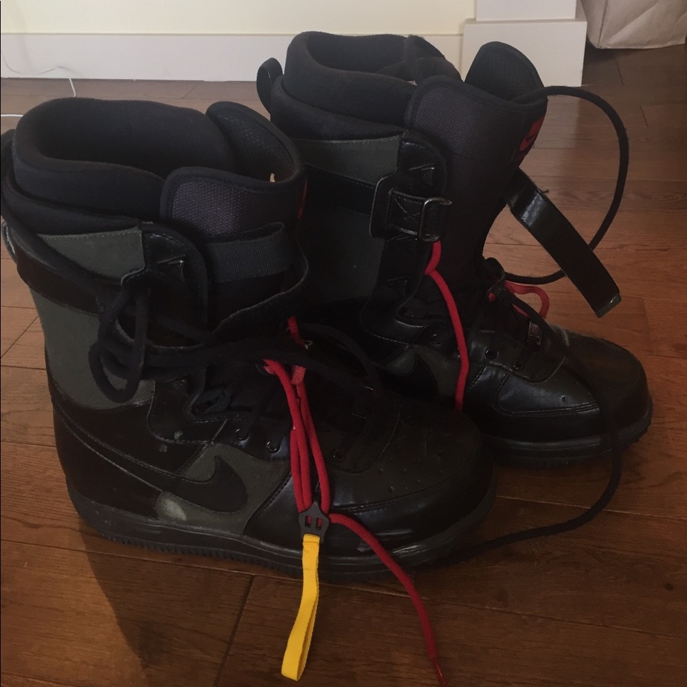 Men's Nike Snowboarding boots