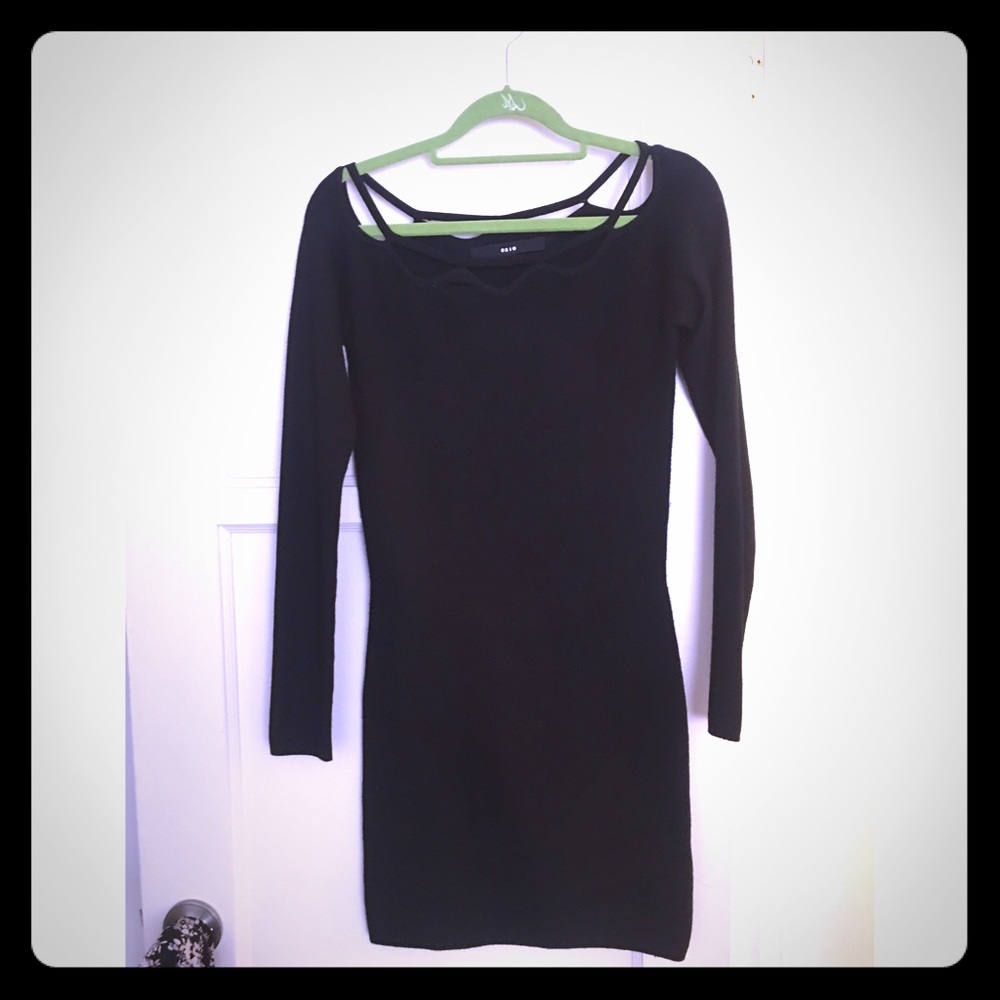Long sleeve bodicon black dress