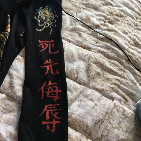 Ed Hardy hooded black sweater - Picture 2 of 4