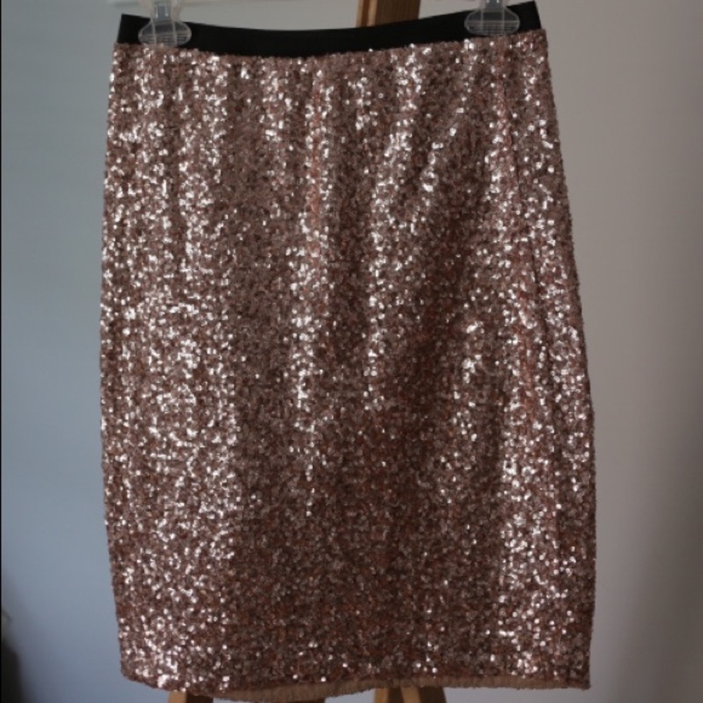 Light pink/rosé colored sequined pencil skirt