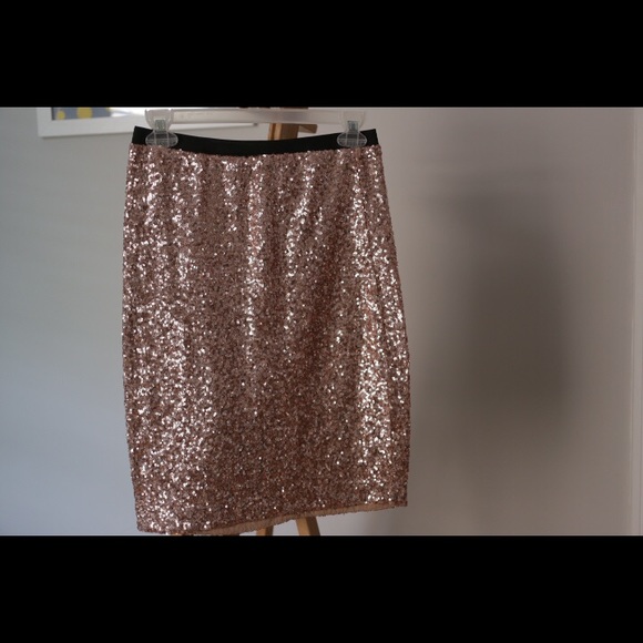 Light pink/rosé colored sequined pencil skirt - Picture 2 of 2