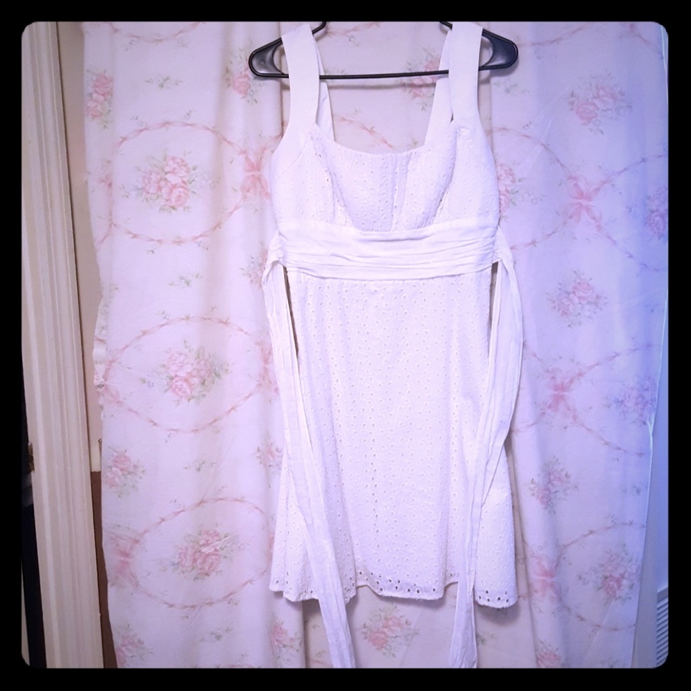 White tea length summer dress 💲💲 CLEARANCE