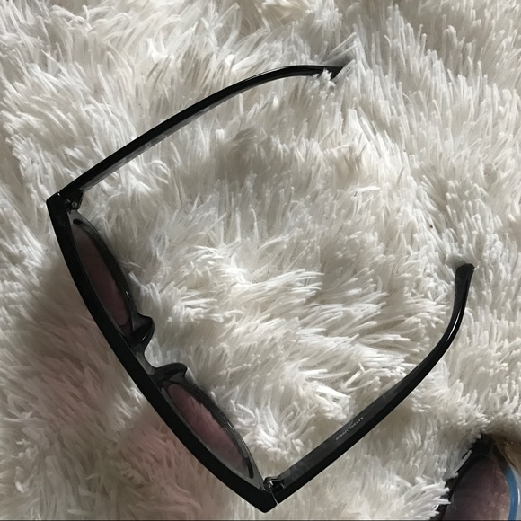 NEW | OVERSIZED GLOSSY TWO TONE SUNNIES - Picture 2 of 8