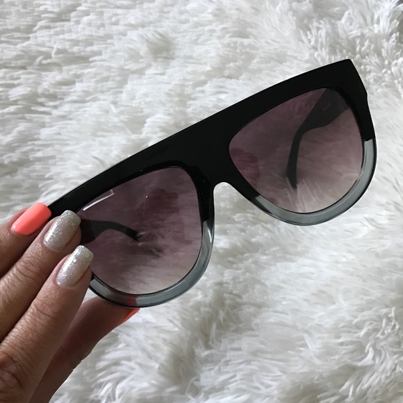 NEW | OVERSIZED GLOSSY TWO TONE SUNNIES - Picture 7 of 8