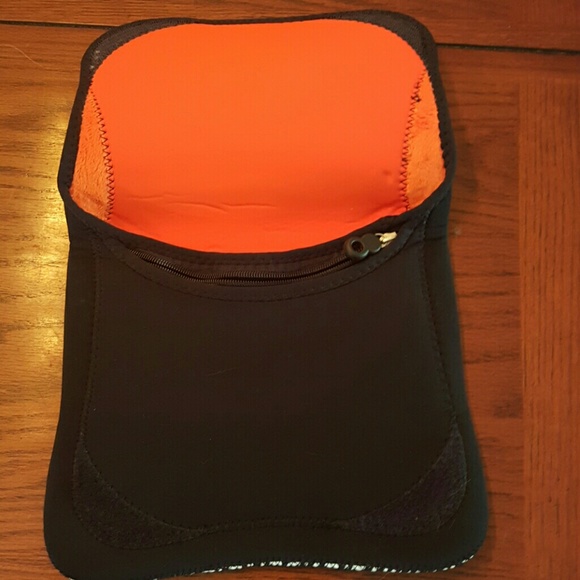 BUILT E-reader/tablet case - Picture 4 of 4