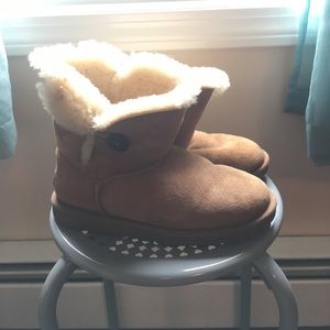 Button uggs