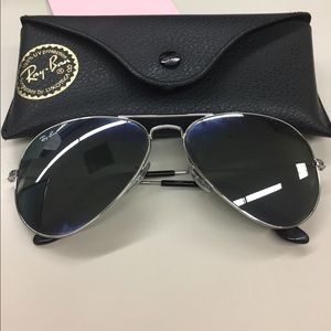 silver frame aviator glasses
