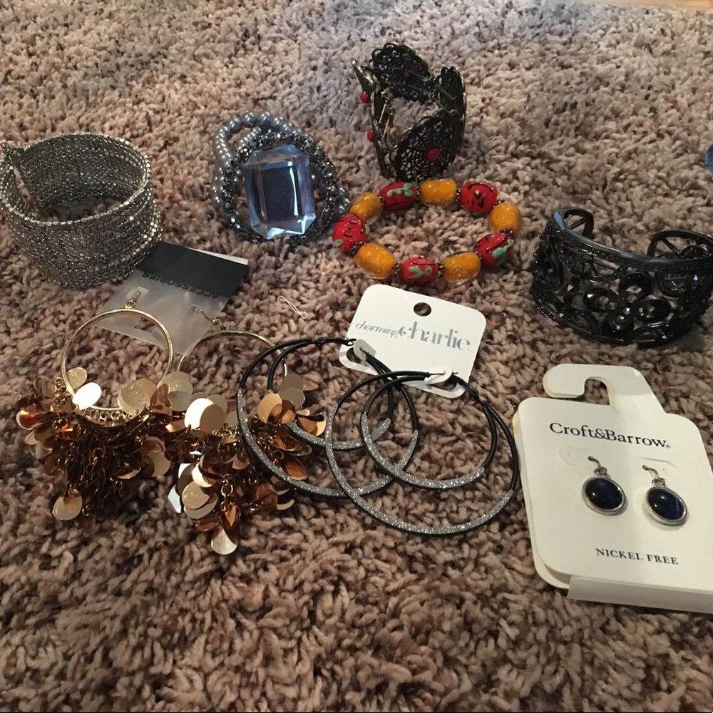 Assortment of jewelry