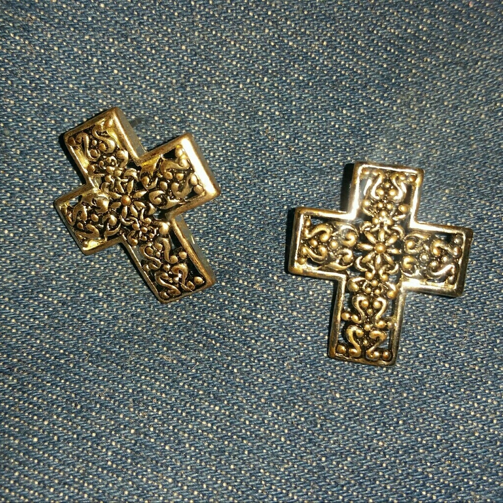 Cross earrings💒