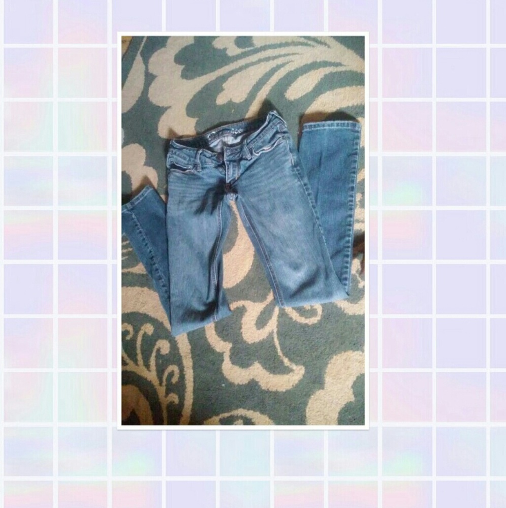 Bullhead Skinny Jeans