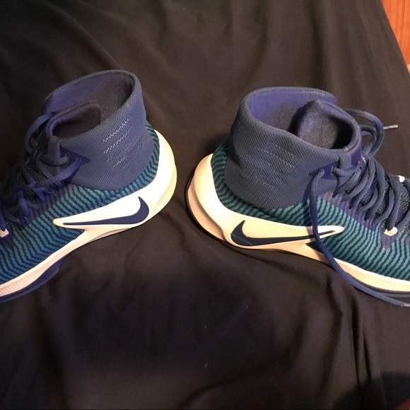 Nike ZOOM clear out basketball shoes - Picture 4 of 4