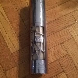 Urban Decays All Nighter Foundation* 5