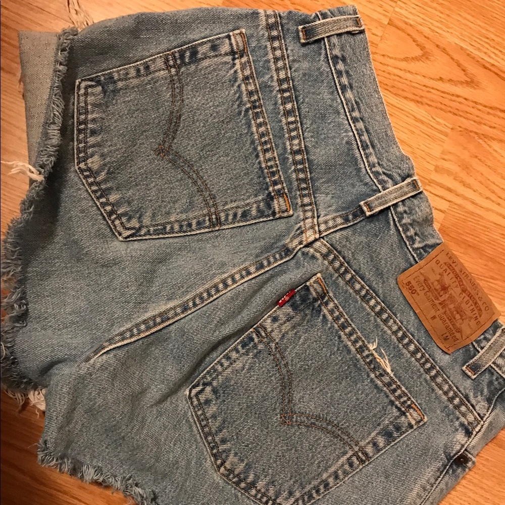 High waisted Levi shorts