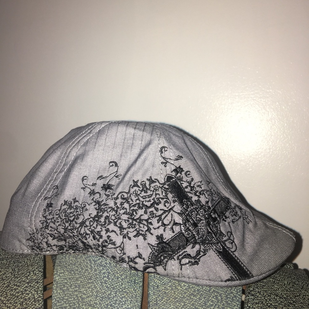 Cool gray hat