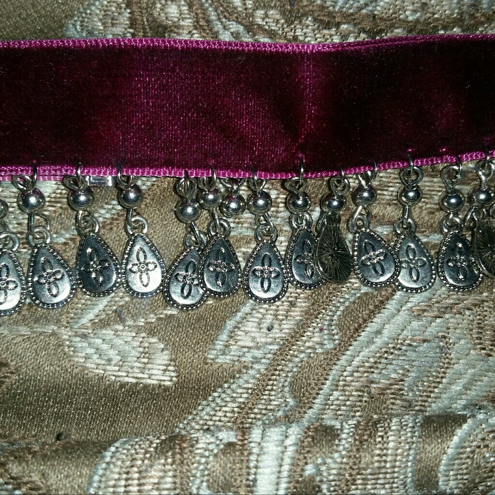 Red velvet choker