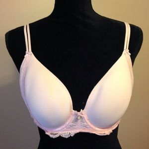 Victorias secret light pink bra.