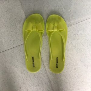 Steve Madden - Size 7 - bow jelly sandals