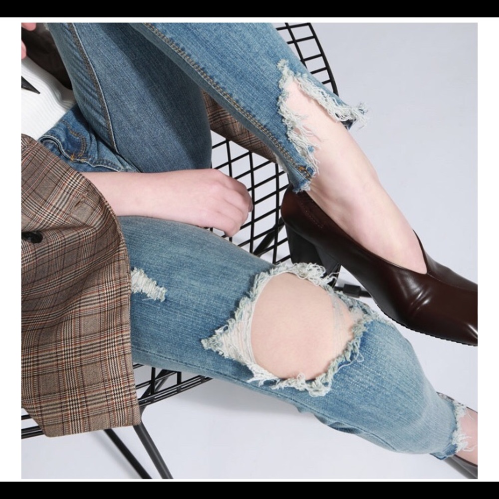 Distressed jeans 👖