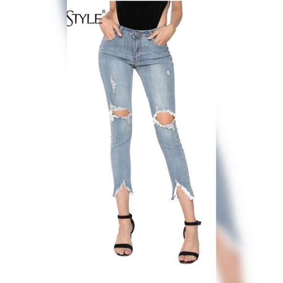 Distressed jeans 👖 - Picture 5 of 7