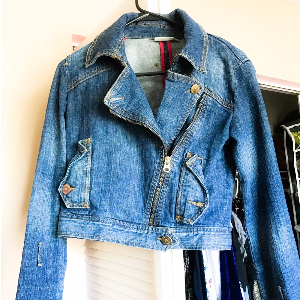 Stylish!!!! Dark Blue Long Sleeve Jean Jacket.