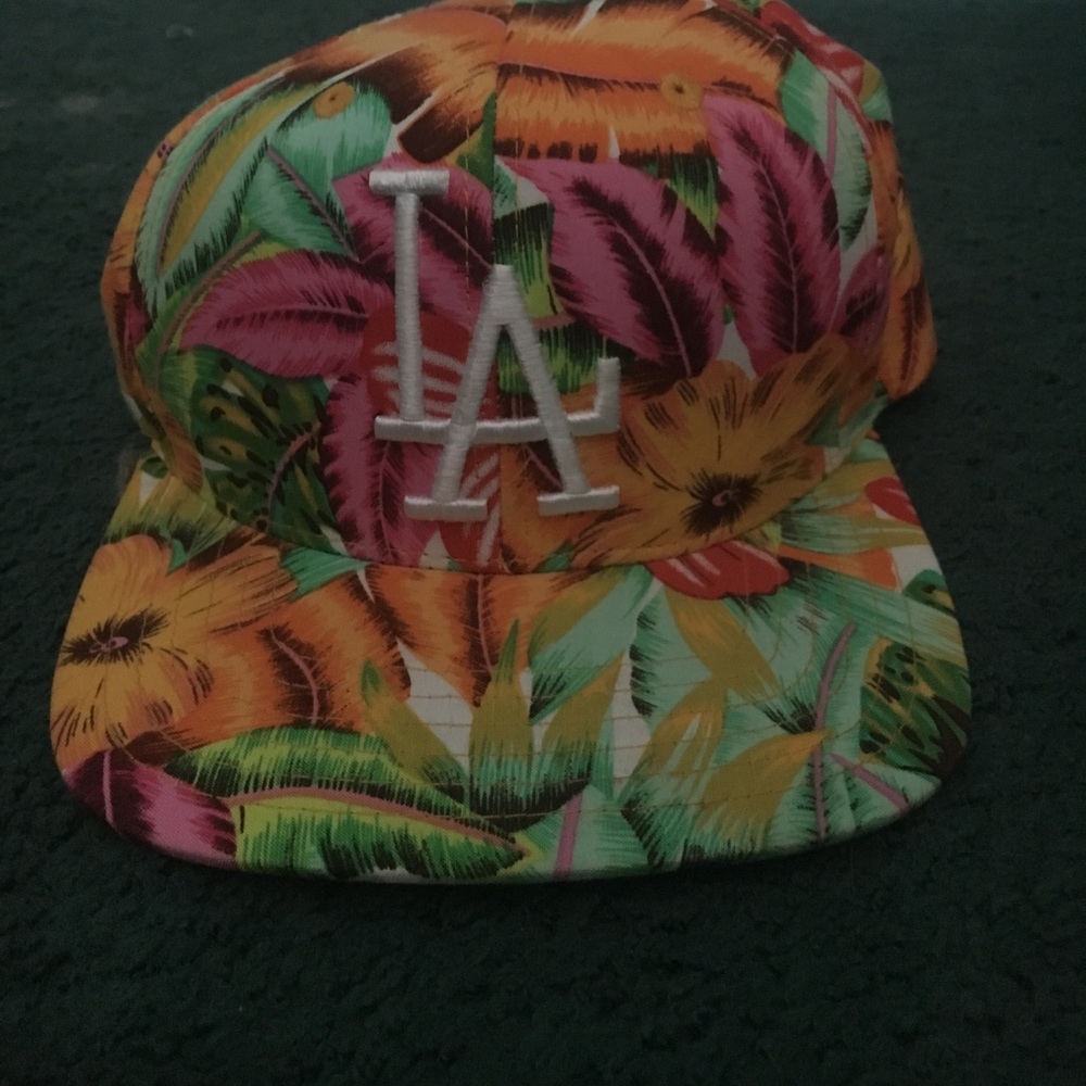 LA floral adjustable flat brim