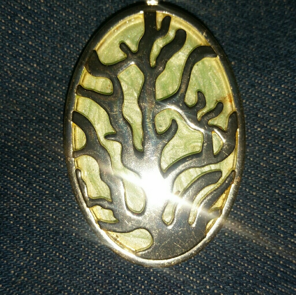 Pendant with tree design