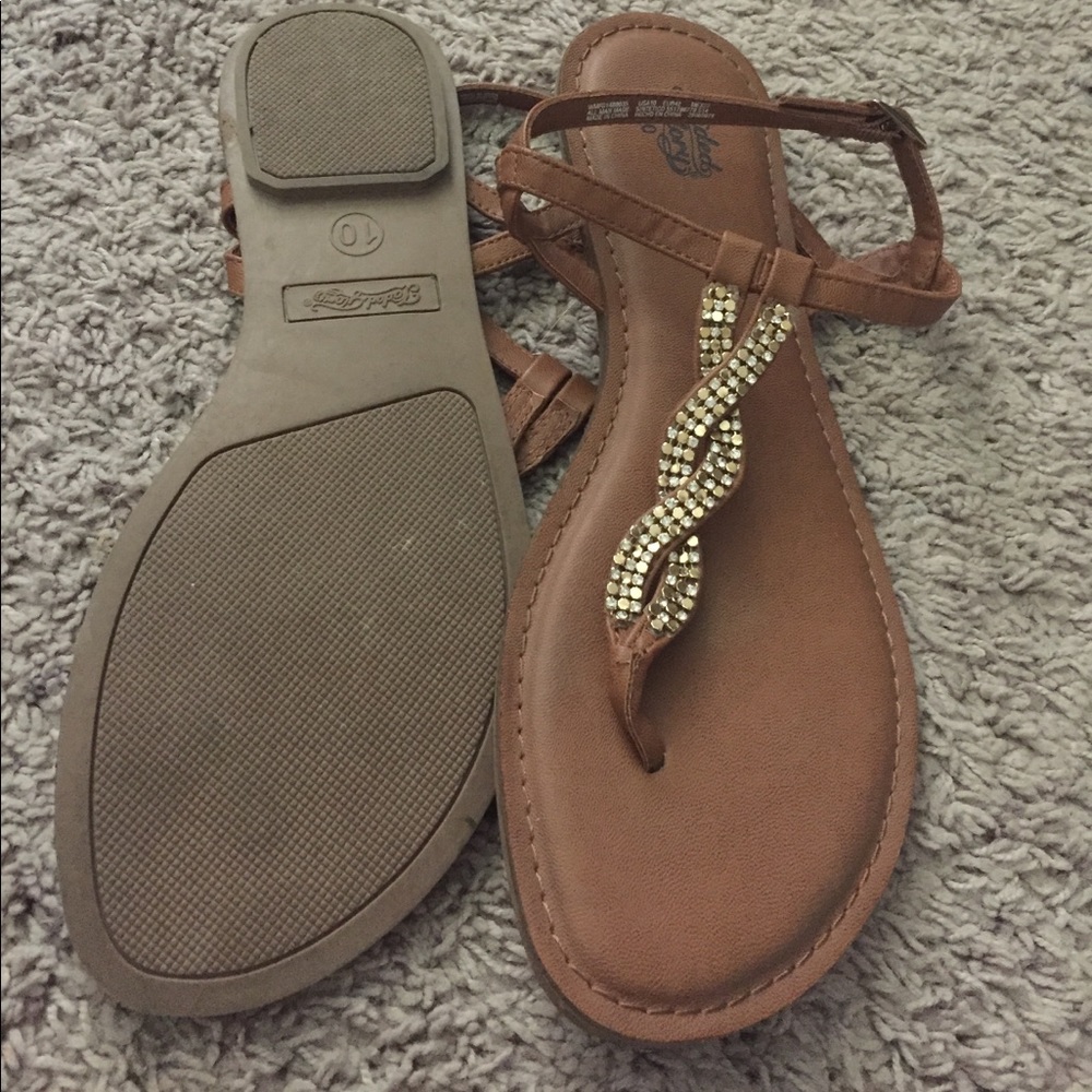 Sandals - Picture 2 of 4