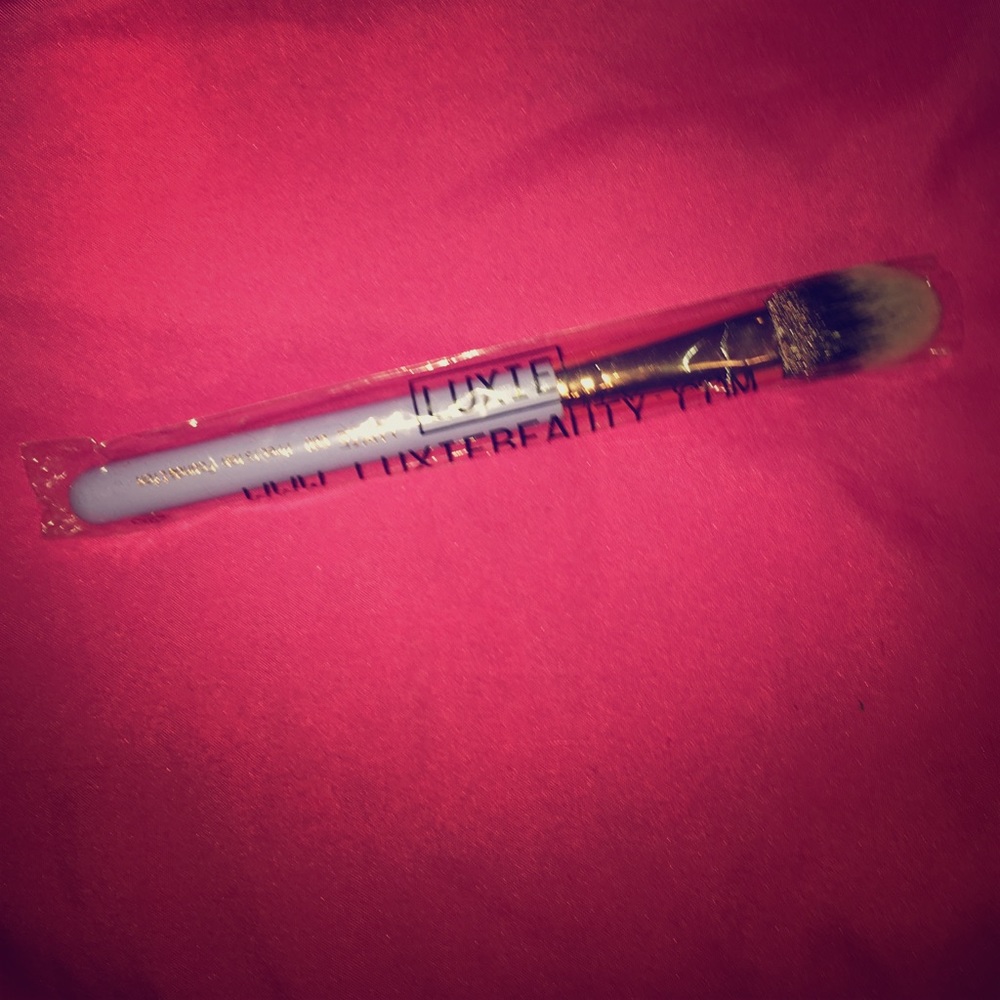 Luxie precision foundation brush