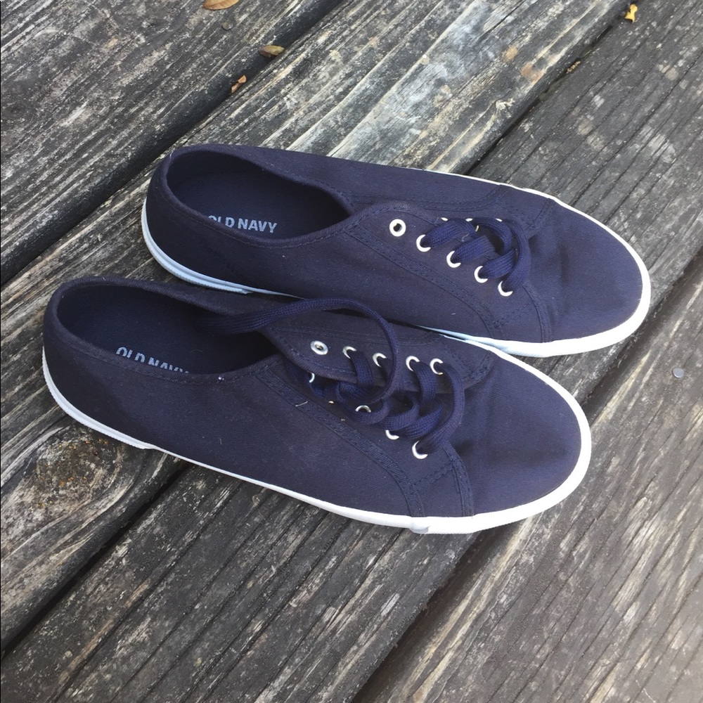 Old navy tennis shoes