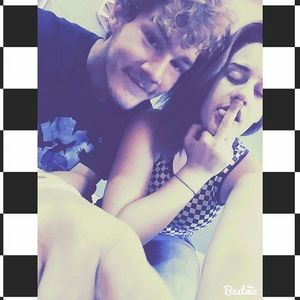 Meet your Posher, Chloe