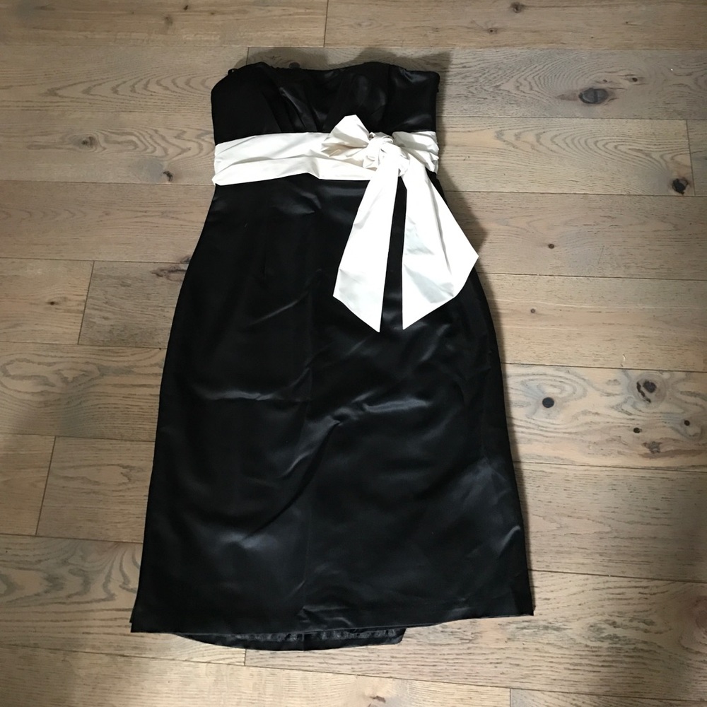 NWT new BCBG black tie bow dress white sash
