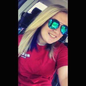 Meet your Posher, Justine