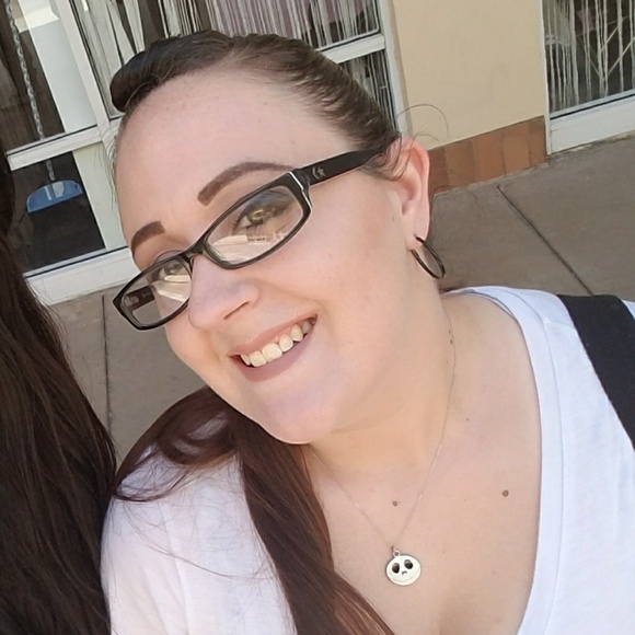 Meet your Posher, Heather - Picture 1 of 1