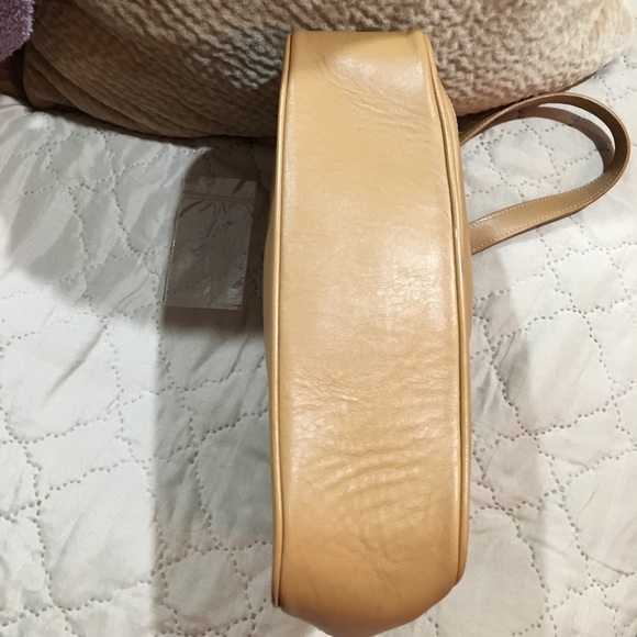 Coach Excellent Condition Tan w/ zipper closure - Picture 3 of 5