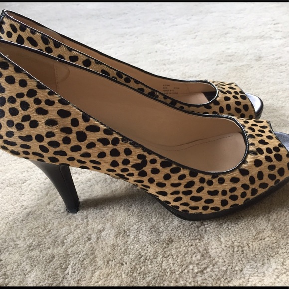 SOLD Peep toe heels - Picture 3 of 3