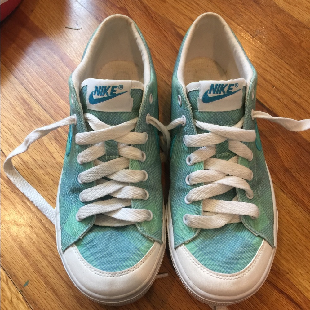 Nike woman sneakers size 8